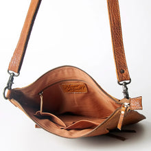 Load image into Gallery viewer, Guymon Vintage Leather Crossbody Purse