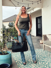 Load image into Gallery viewer, Black Mesa Leather Crossbody Purse