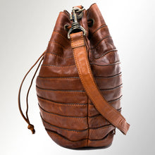 Load image into Gallery viewer, Huntington Italian Leather Crossbody Purse