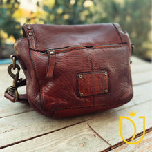 Load image into Gallery viewer, Woodland Hills Small Leather Crossbody Purse