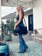 Load image into Gallery viewer, Black Mesa Leather Crossbody Purse