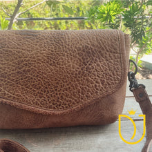 Load image into Gallery viewer, The Wallace Tan Vintage Leather Crossbody Purse