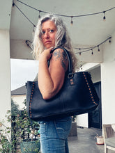 Load image into Gallery viewer, Black Mesa Leather Crossbody Purse