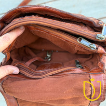 Load image into Gallery viewer, Potenza Italian Leather Crossbody Purse