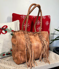 Load image into Gallery viewer, Valle Vista Vintage Leather Shoulder Tote Bag