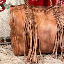 Load image into Gallery viewer, Valle Vista Vintage Leather Shoulder Tote Bag