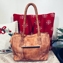 Load image into Gallery viewer, Valle Vista Vintage Leather Shoulder Tote Bag