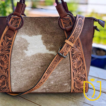 Load image into Gallery viewer, Lake Sumner Western Leather Crossbody Purse