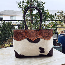 Load image into Gallery viewer, Yellowstone Western Leather Shoulder Tote Bag