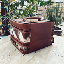 Load image into Gallery viewer, Trail Heritage Hand Tooled Leather Jewelry Box
