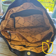 Load image into Gallery viewer, Black Mesa Leather Crossbody Purse