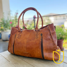 Load image into Gallery viewer, Belleford Leather Crossbody Purse