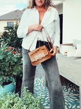 Load image into Gallery viewer, Wild Oak Leather Crossbody Purse