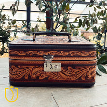 Load image into Gallery viewer, Collier Hand Tooled Leather Jewelry Box