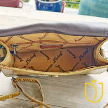 Load image into Gallery viewer, Wild Oak Leather Crossbody Purse