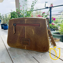 Load image into Gallery viewer, Wild Oak Leather Crossbody Purse