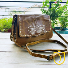 Load image into Gallery viewer, Wild Oak Leather Crossbody Purse