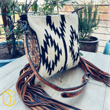 Load image into Gallery viewer, Canyon City Western Leather Crossbody Purse