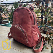 Load image into Gallery viewer, Saratoga Springs Vintage Leather Backpack