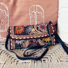 Load image into Gallery viewer, Bellemont Hand Tooled Leather Crossbody Wallet