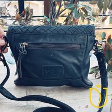 Load image into Gallery viewer, Ripley Vintage Leather Crossbody Purse