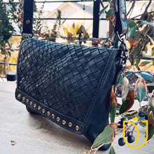 Load image into Gallery viewer, Ripley Vintage Leather Crossbody Purse