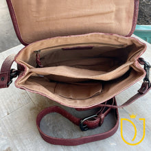 Load image into Gallery viewer, The Wallace Leather Crossbody Purse