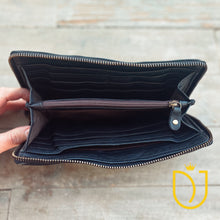 Load image into Gallery viewer, The James Vintage Leather Wallet