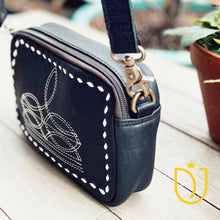 Load image into Gallery viewer, Texas Trail Leather Crossbody Purse