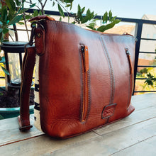 Load image into Gallery viewer, Breckenridge Western Leather Crossbody Purse