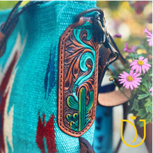 Load image into Gallery viewer, Sapphire Ridge Western Leather Crossbody Purse