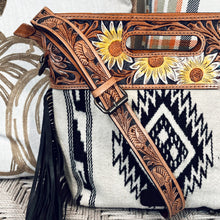 Load image into Gallery viewer, Covington Western Leather Crossbody Purse