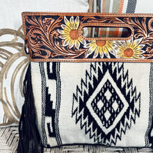 Load image into Gallery viewer, Covington Western Leather Crossbody Purse