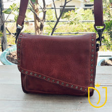 Load image into Gallery viewer, Abruzzo Italian Leather Crossbody Purse