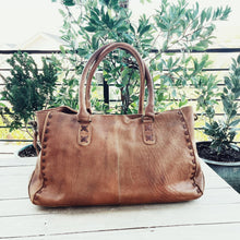 Load image into Gallery viewer, Circle Mountain Leather Crossbody Purse