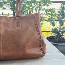 Load image into Gallery viewer, Circle Mountain Leather Crossbody Purse