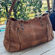 Load image into Gallery viewer, Circle Mountain Leather Crossbody Purse