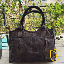 Load image into Gallery viewer, Grand Terrace Vintage Leather Crossbody Purse