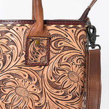 Load image into Gallery viewer, Parkline Hand Tooled Leather Purse