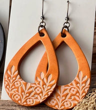 Load image into Gallery viewer, Hand Tooled Leather Earrings, Leather Teardrop Earrings, Tan Earrings, Floral Earrings, Western Earrings, Boho Earrings, Dangle Earrings