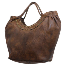Load image into Gallery viewer, Timeless Treasure Leather Shoulder Bag
