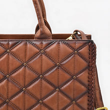 Load image into Gallery viewer, Trafford Quilted Leather Purse
