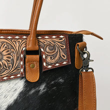 Load image into Gallery viewer, Garden Plains Hand Tooled Leather Shoulder Bag
