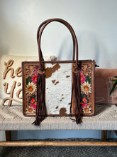 Load image into Gallery viewer, Spring Blooms Western Leather Tote Bag
