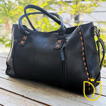 Load image into Gallery viewer, Black Mesa Leather Crossbody Purse
