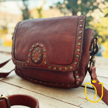 Load image into Gallery viewer, Woodland Hills Small Leather Crossbody Purse
