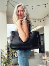 Load image into Gallery viewer, Black Mesa Leather Crossbody Purse
