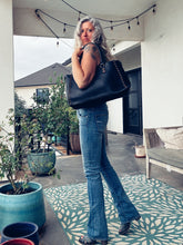 Load image into Gallery viewer, Black Mesa Leather Crossbody Purse
