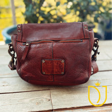 Load image into Gallery viewer, Woodland Hills Small Leather Crossbody Purse
