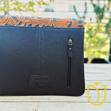 Load image into Gallery viewer, Paloma Quilted Leather Crossbody Purse
